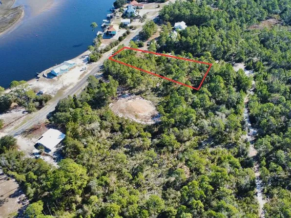260 River Rd, Carrabelle, FL 32322