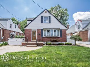 653 3rd Pl, Garden City, NY 11530