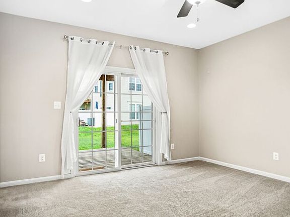 3rd image of 44276 Beaver Creek Dr
