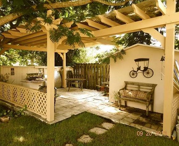 2nd image of 9696 Saddlebrook Dr