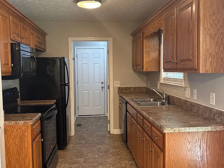 479 Indian Springs Cir — Photo 6