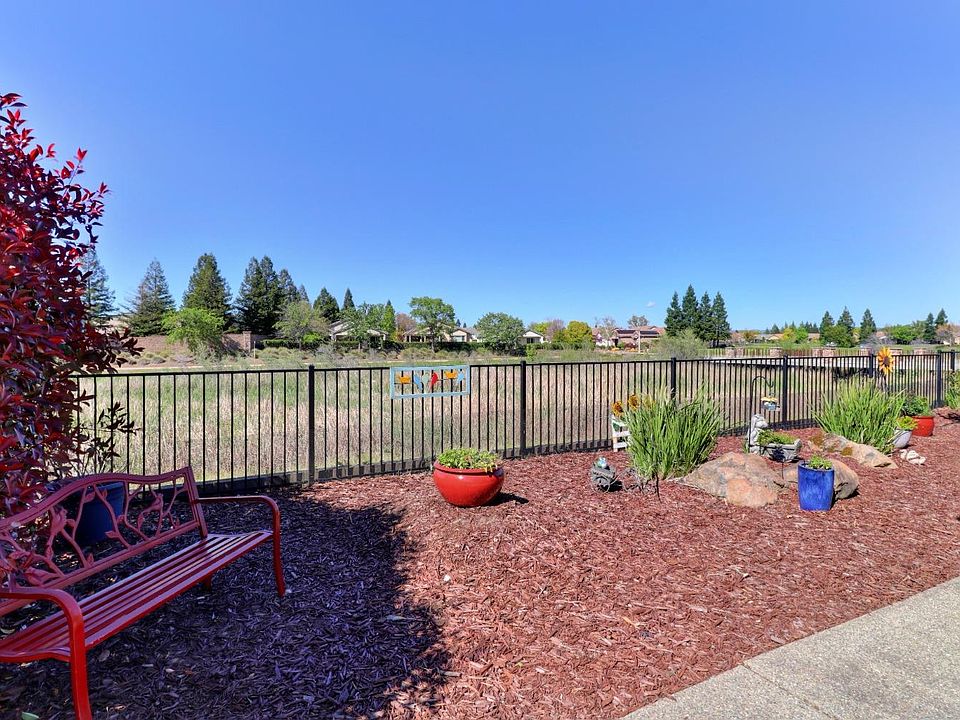 1st image of 300 Waterfield Ct