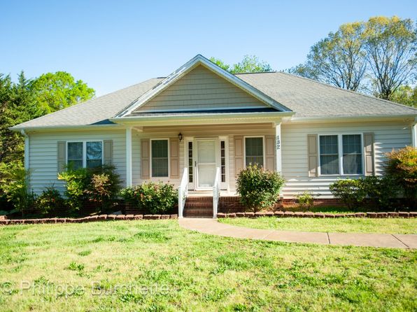 132 Brunswick Ln