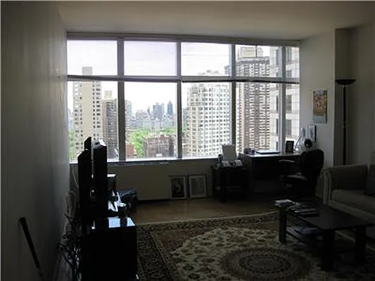 Sold by RELO REDAC INC. | media 18