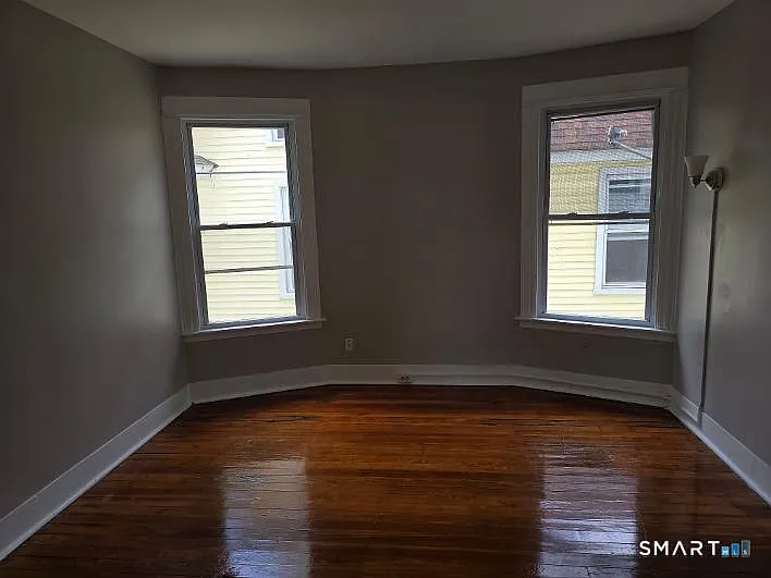 3 bed, 1.0 bath, 1458 sqft, $1,600 — Photo 4
