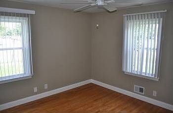 2nd image of 2900 Abigail Dr APT 1