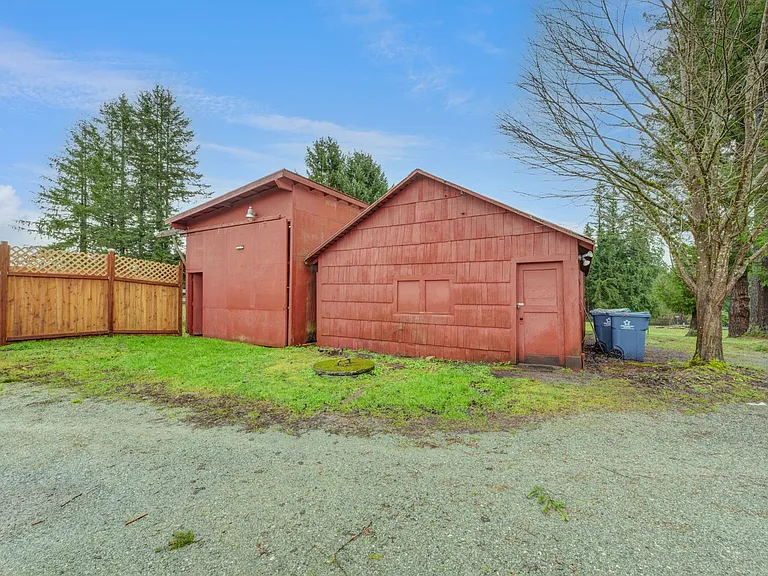 11825 Woods Lake Rd — Photo 42