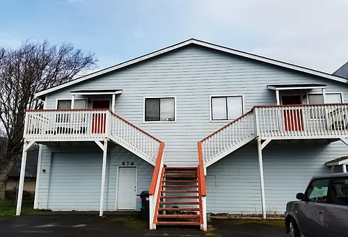 876 Minard Ave NW #B Photo 1