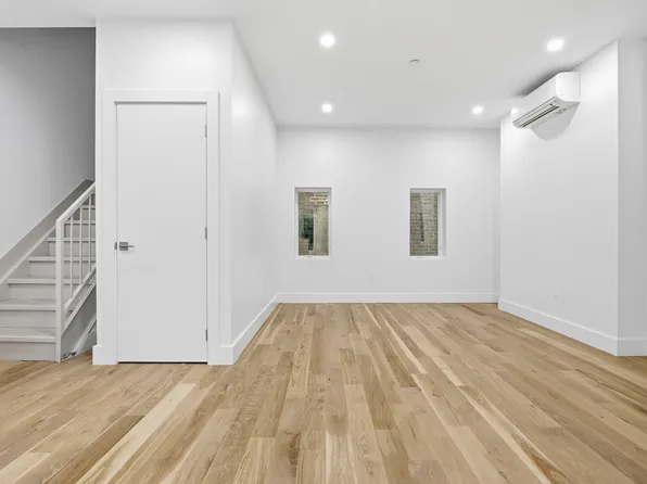 34 Avenue A image 23 of 29