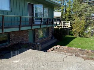 1933 NE Valley Rd, Pullman, WA 99163