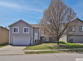 17171 Ruggles St, Omaha, NE 68116