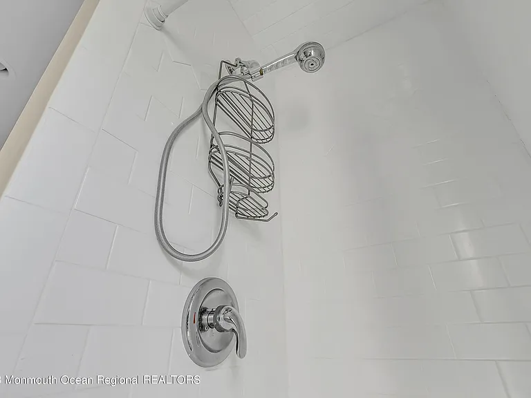 140 Idlewood Ave — Photo 16