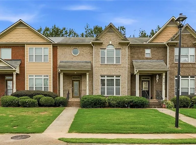 6199 Thorncrest Dr — Photo 1