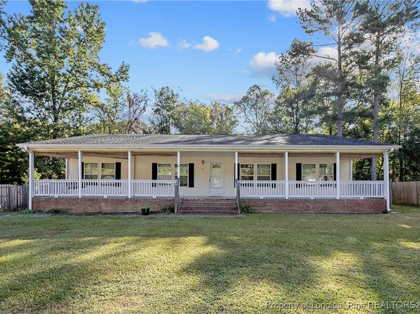 65 Country Walk Ln, Sanford, NC 27332