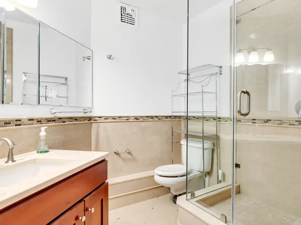 200 East 61st Street image 6 of 8