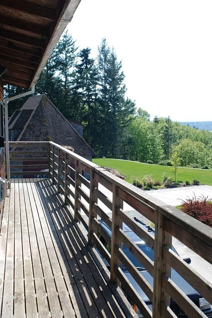 1 bedroom 1 bath Apartment Camano MIL water views! — Photo 3