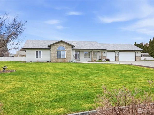 4105 Southlake Court, West Richland, WA 99353