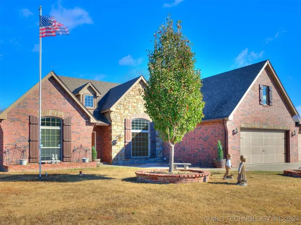 14593 E Eagle Dr, Claremore, OK 74019