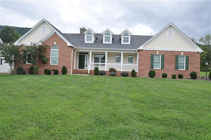1st image of 587 White Oak Ln