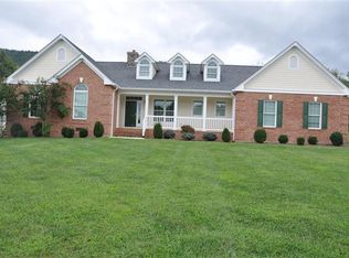 587 White Oak Ln, Covington, VA 24426