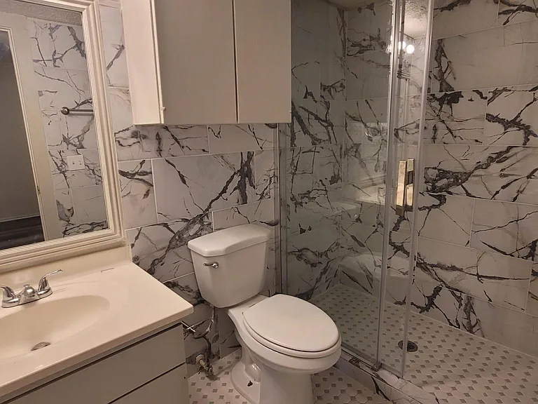 2501 E 10th St #1 — Photo 13