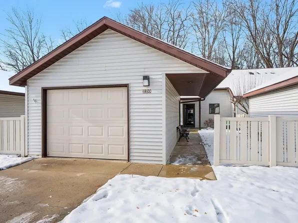 220 Christiana Dr, Niles, MI 49120