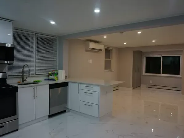 13 Webers Ct, Brooklyn, NY 11235