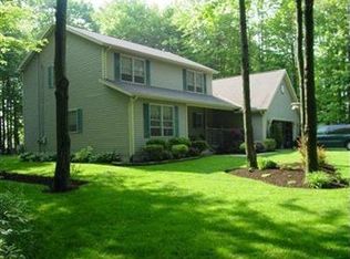 328 Meadowbrook Ln, Geneva, OH 44041