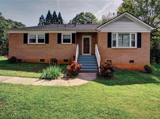 514 N Townville St, Seneca, SC 29678