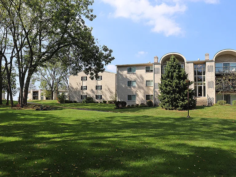 Wynnewood Park Apartments — Photo 5