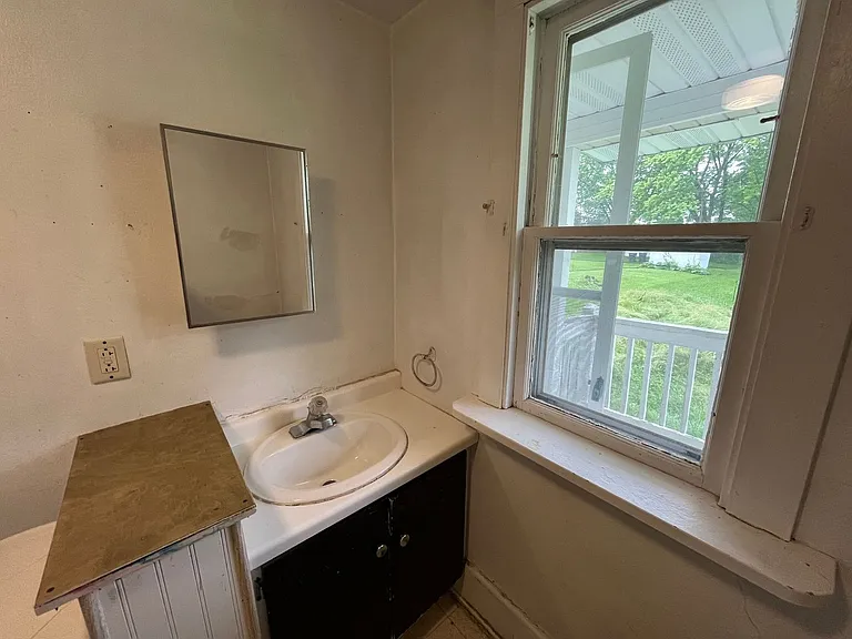 310 W Arnold St — Photo 13