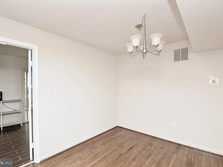 3804 Brighton Ct — Photo 6
