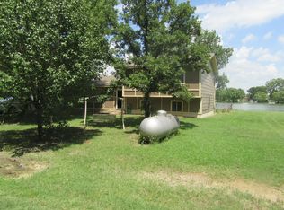 128 Tulakes Rd, Chanute, KS 66720