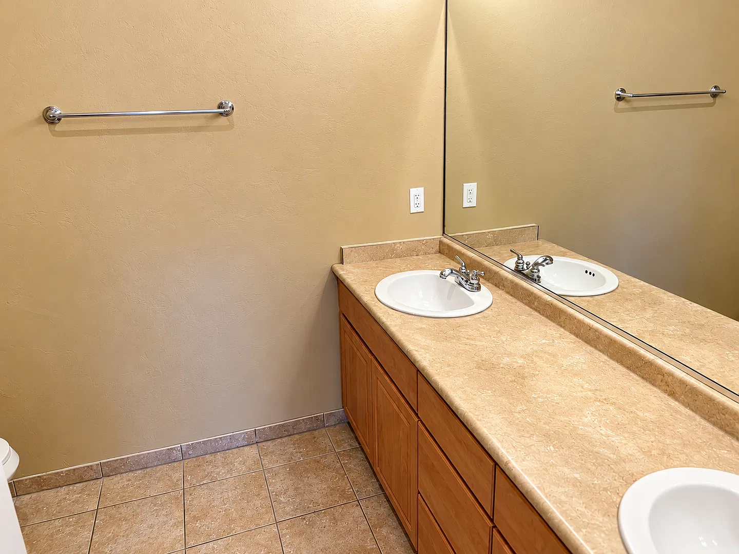 1443 W. Kilburn St. — Photo 3