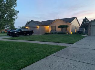 46307 Plum Grove Rd, Macomb, MI 48044