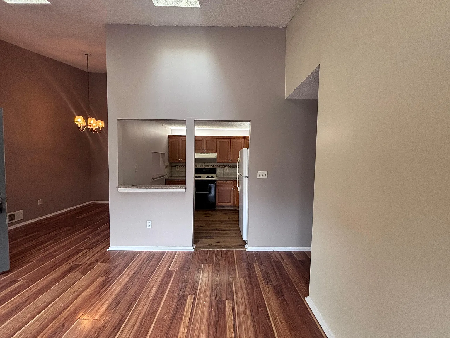 2 bed, 1181 sqft, $2,300 — Photo 4