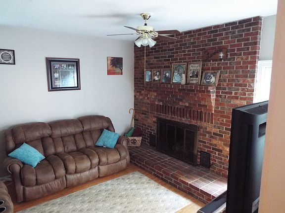 4th image of 266 Westwood Dr