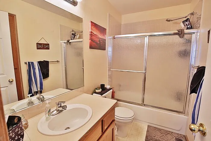 1318 Finch St — Photo 7