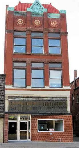 2 bed, 700 sqft, $745 — Photo 1