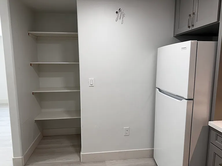 3033 Northrop Ave — Photo 13