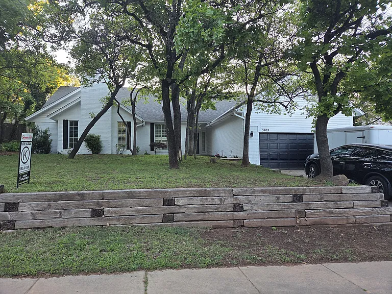3705 Windover Dr — Photo 3