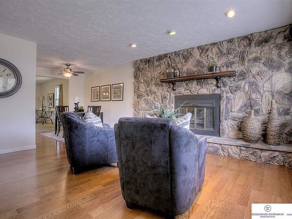 4th image of 3014 S 76th Ave