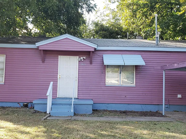 1203 SW 24th Pl — Photo 42