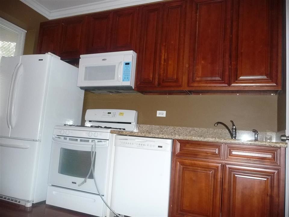 2nd image of 2658 N Milwaukee Ave