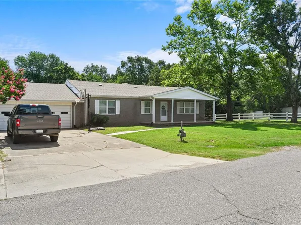 820 Wolfe Ln, Ada, OK 74820