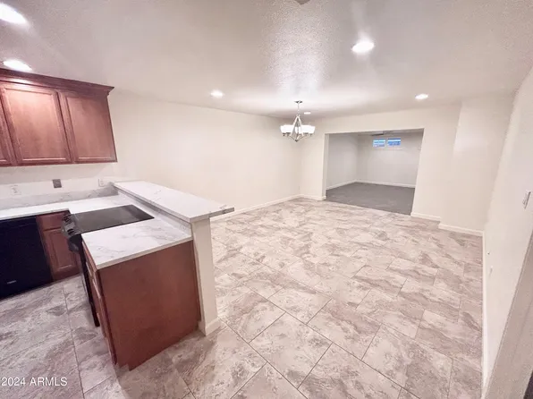 610 N PIONEER Circle, Mesa, AZ 85203
