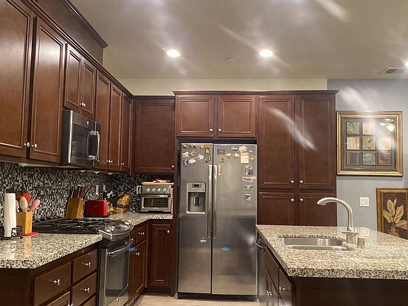 2nd image of 40385 Calle Real