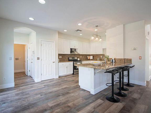 3rd image of 23 Rockrose Ct