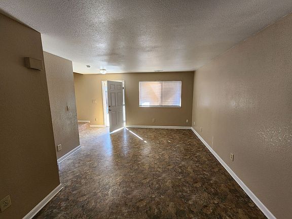 3rd image of 1425 Eucalyptus Ave APT C