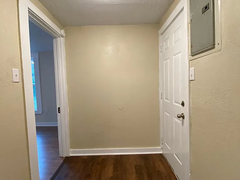 904 N Main St — Photo 5